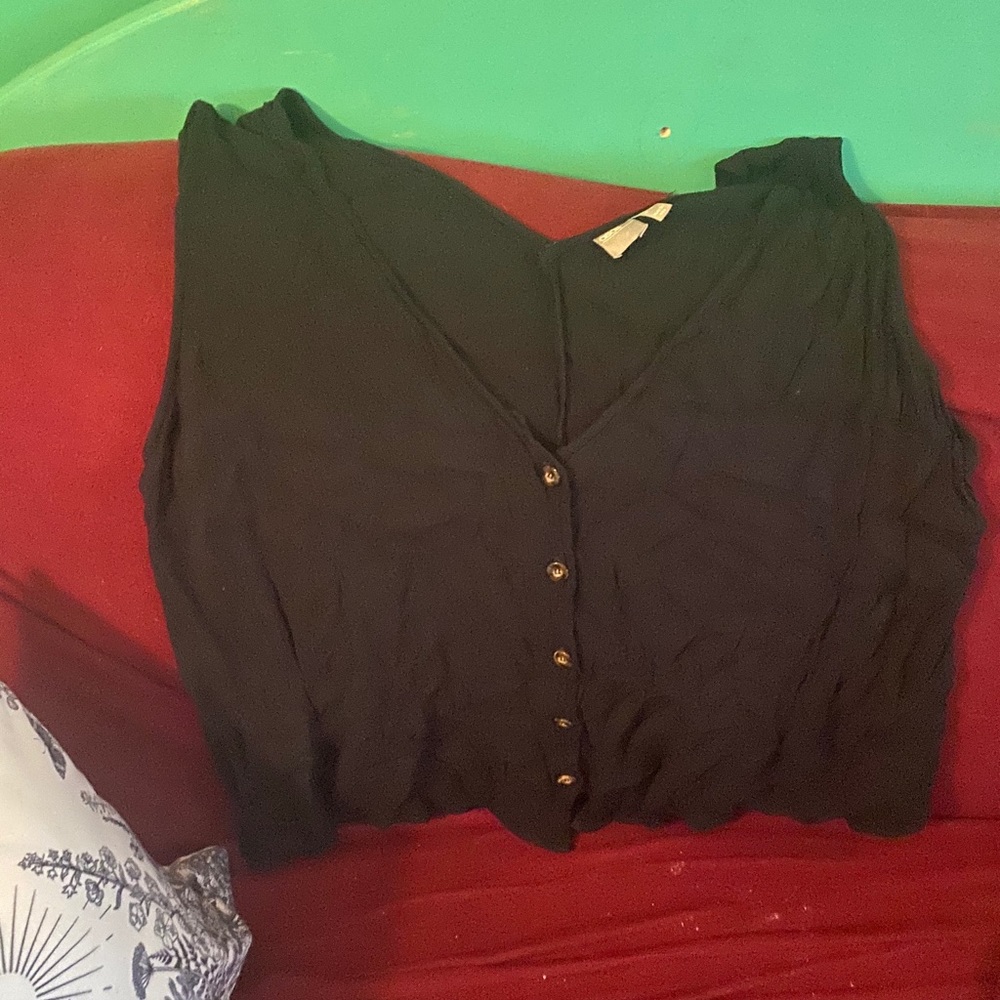 Button up sleeveless blouse